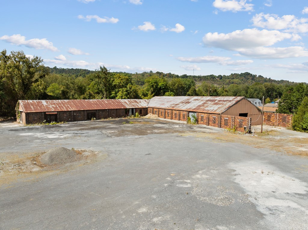 1313 WHEELING AVENUE