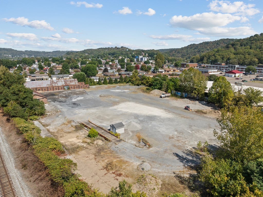 1313 WHEELING AVENUE