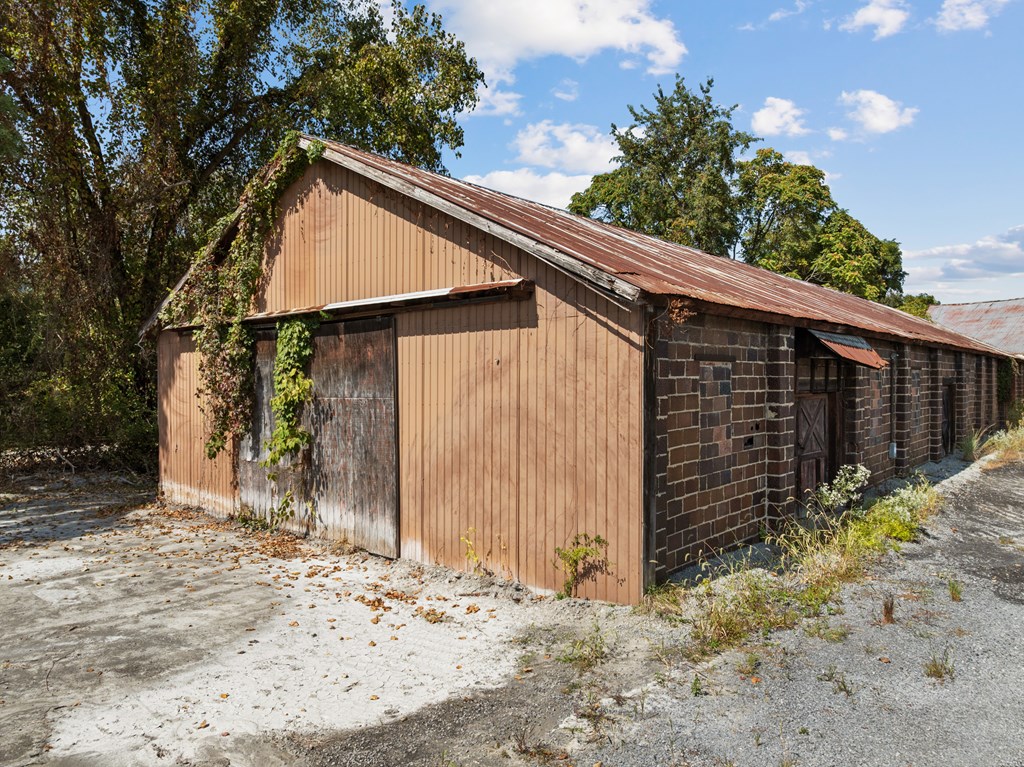 1313 WHEELING AVENUE