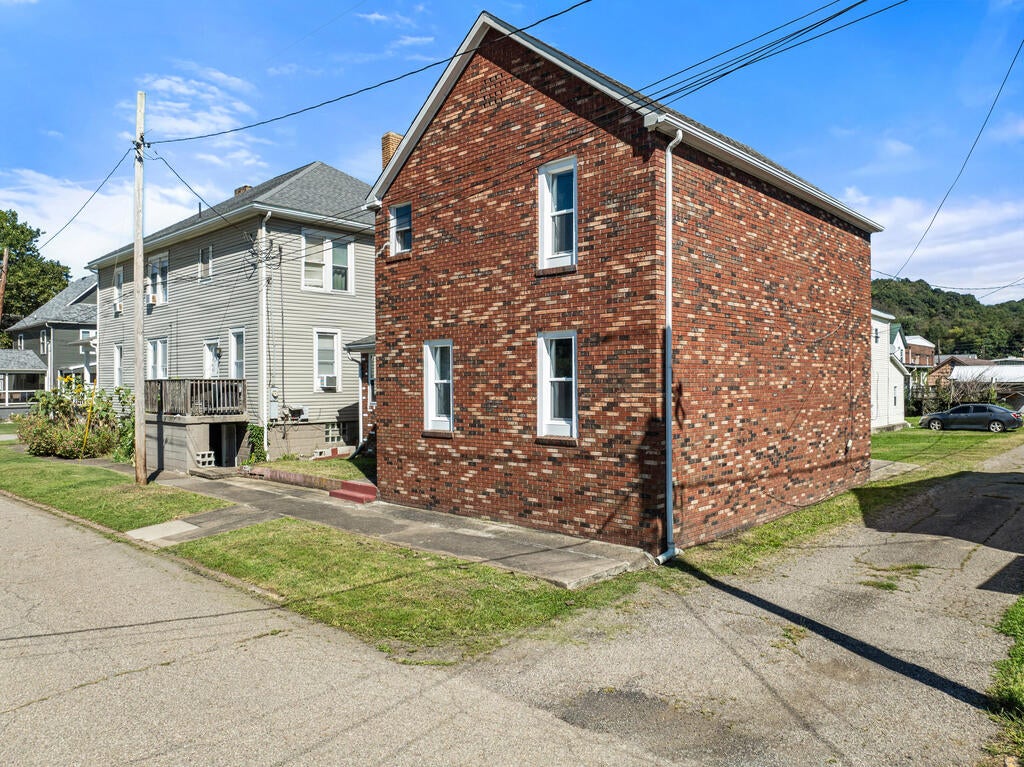 2514 Main Street