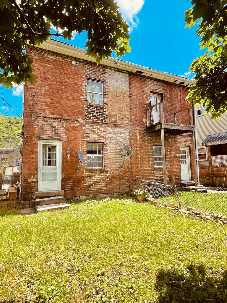 4221-4223 Wood Street