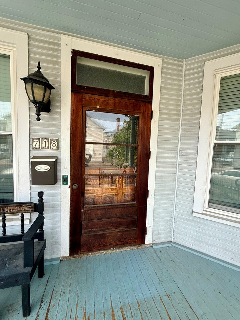 718 Main Street