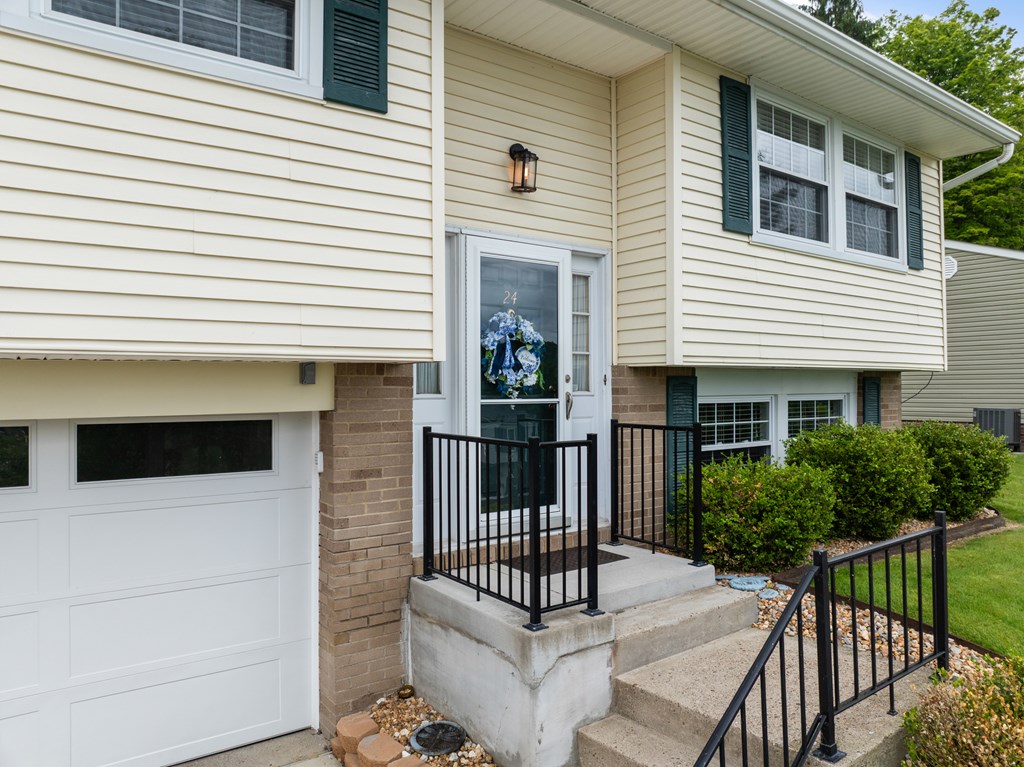 24 Crestview Dr