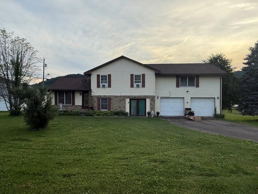 85 GRAVEL LN, NEW MARTINSVILLE, WV 26155 - Image dcce7bec91dd3c9333cd4b2a7dca81a2/543937915