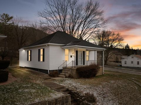 318 South Highland Avenue Moundsville WV 26041