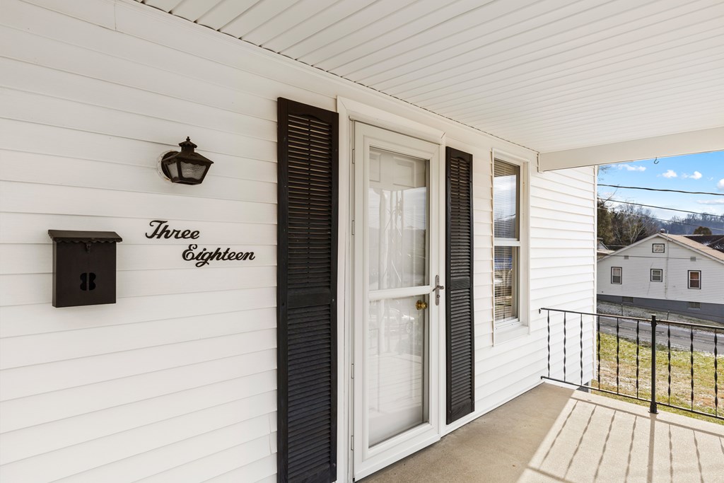 318 South Highland Avenue