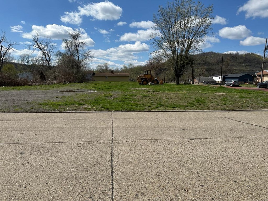 803 Lockwood Ave & 8th Street