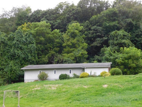 Photo for 62700 Barnesville Hendrysburg
