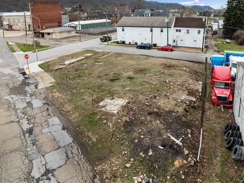 3301 CHAPLINE STREET Wheeling WV 26003