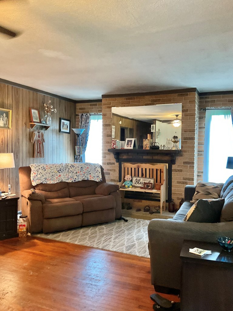 11086 Shortline Highway