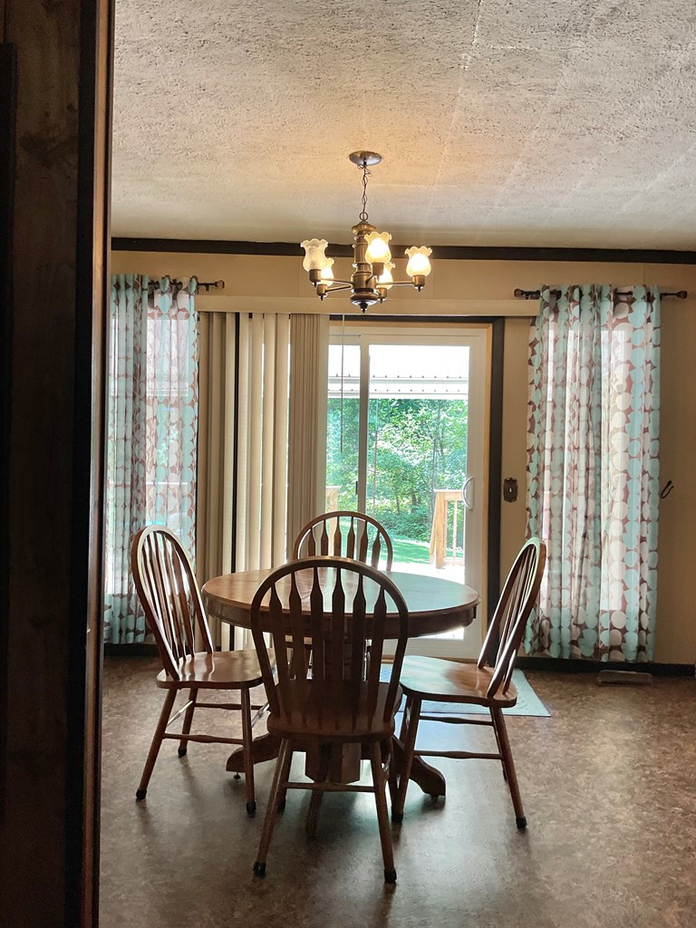 11086 Shortline Highway