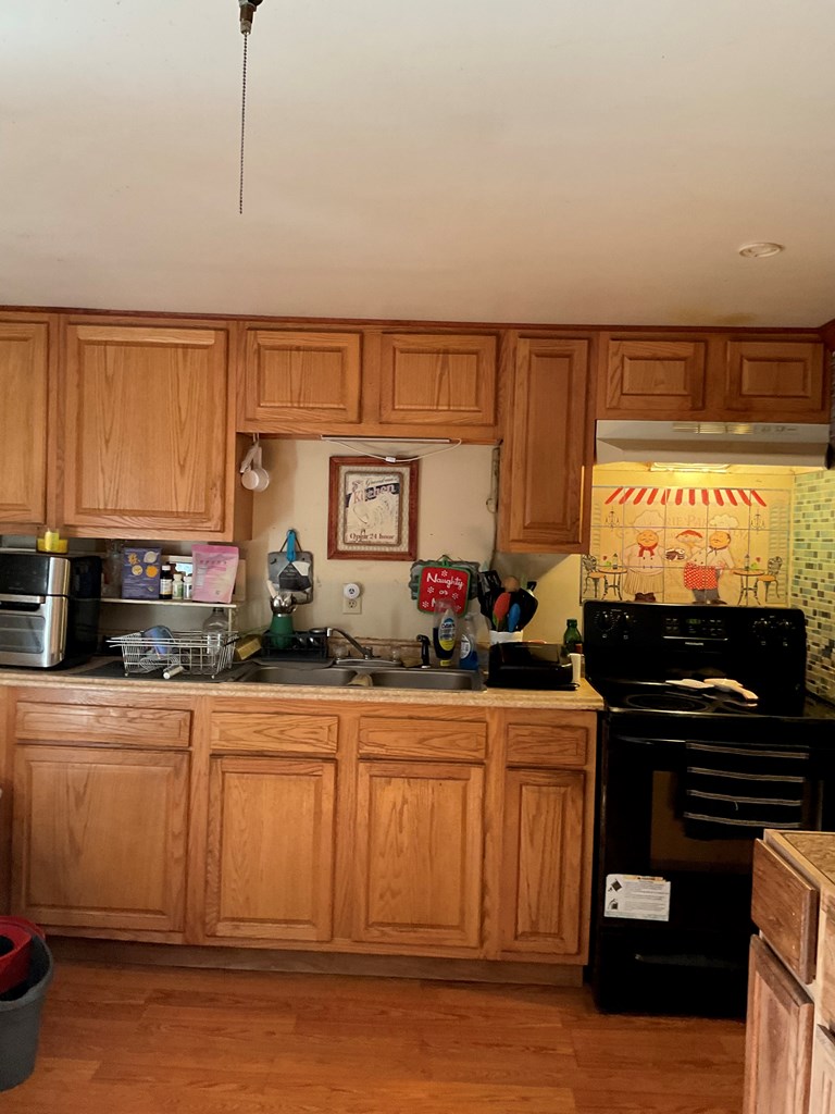 112 , 122 East Thistle Avenue