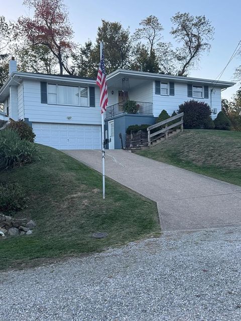 2394 WAYNESBURG PIKE ROAD Moundsville WV 26041