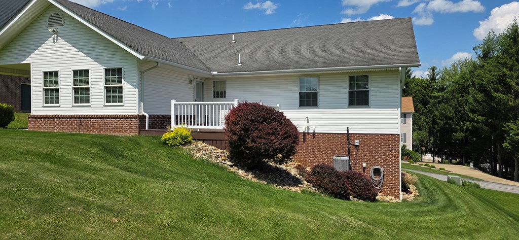 116 Ash Circle