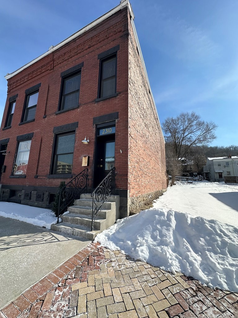 2310 EOFF STREET