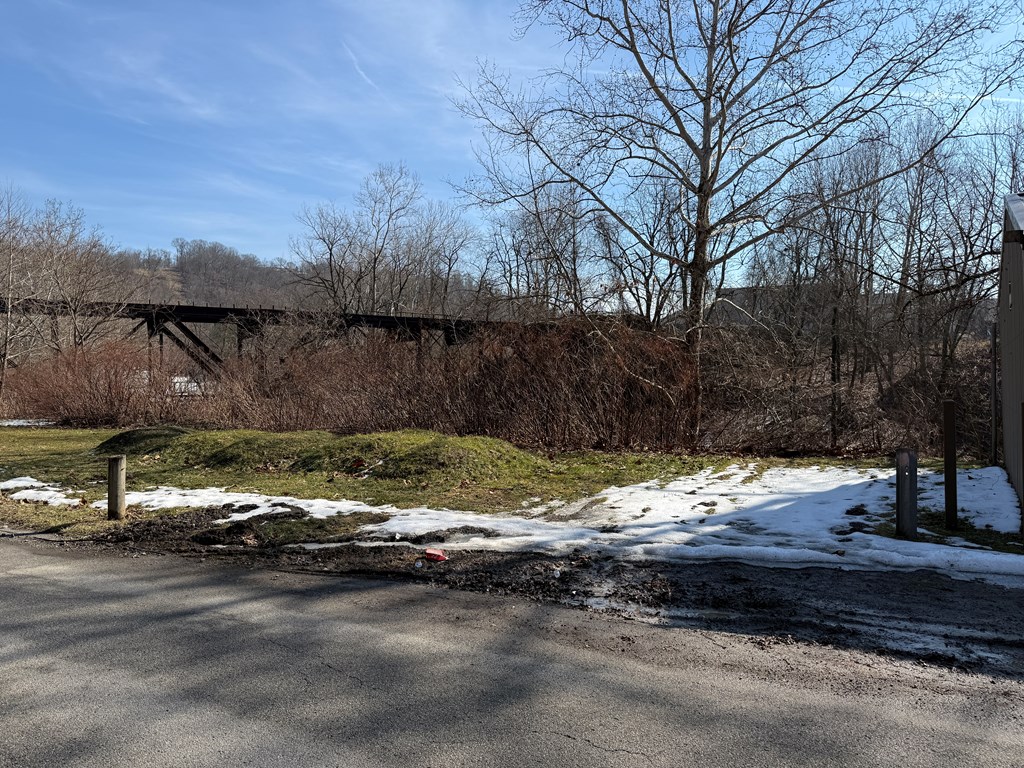 6 Bank Street & 404 McColloch Street