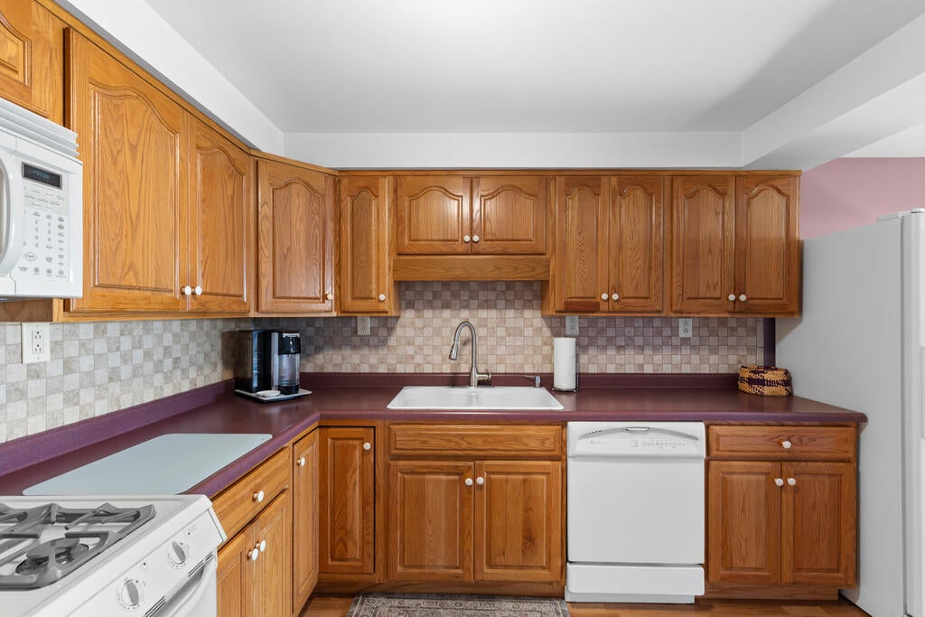 40 Kelly Dr.