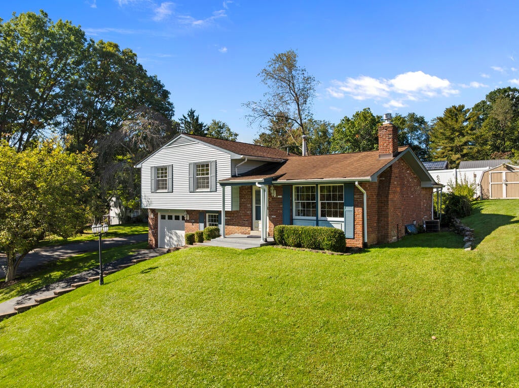 40 Kelly Dr.