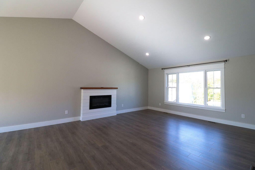 28 Emerson Road