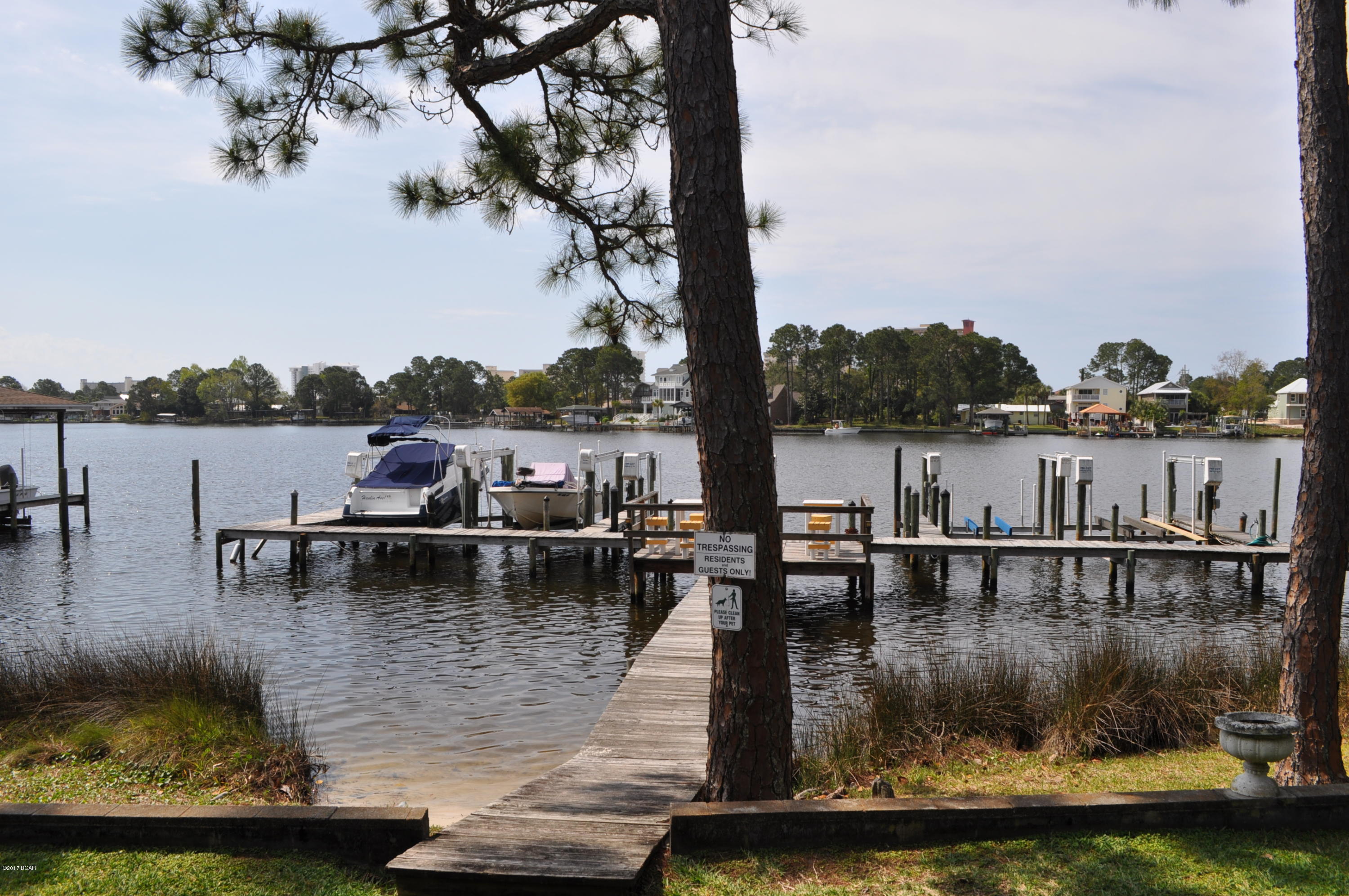 Quarter Deck Condo. - Residential