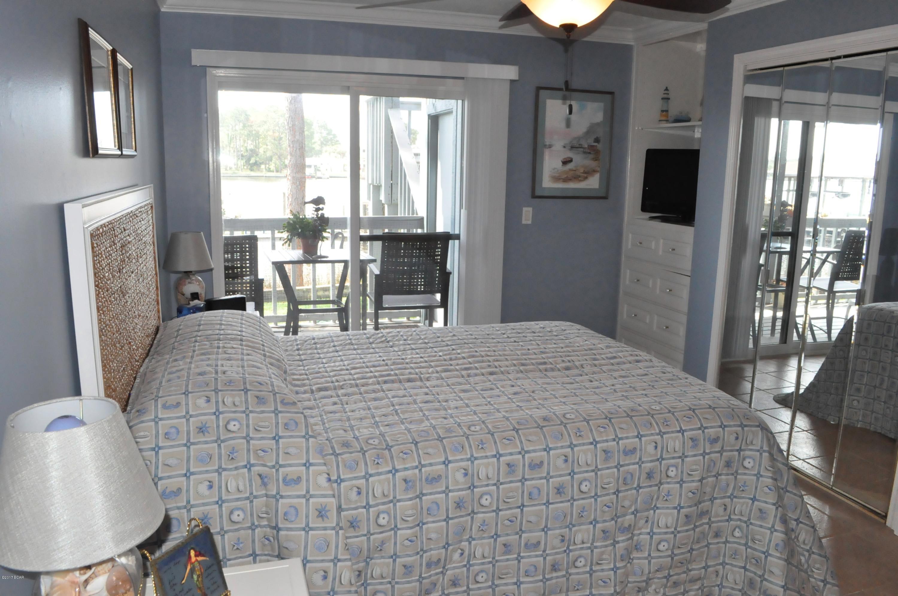 Quarter Deck Condo. - Residential