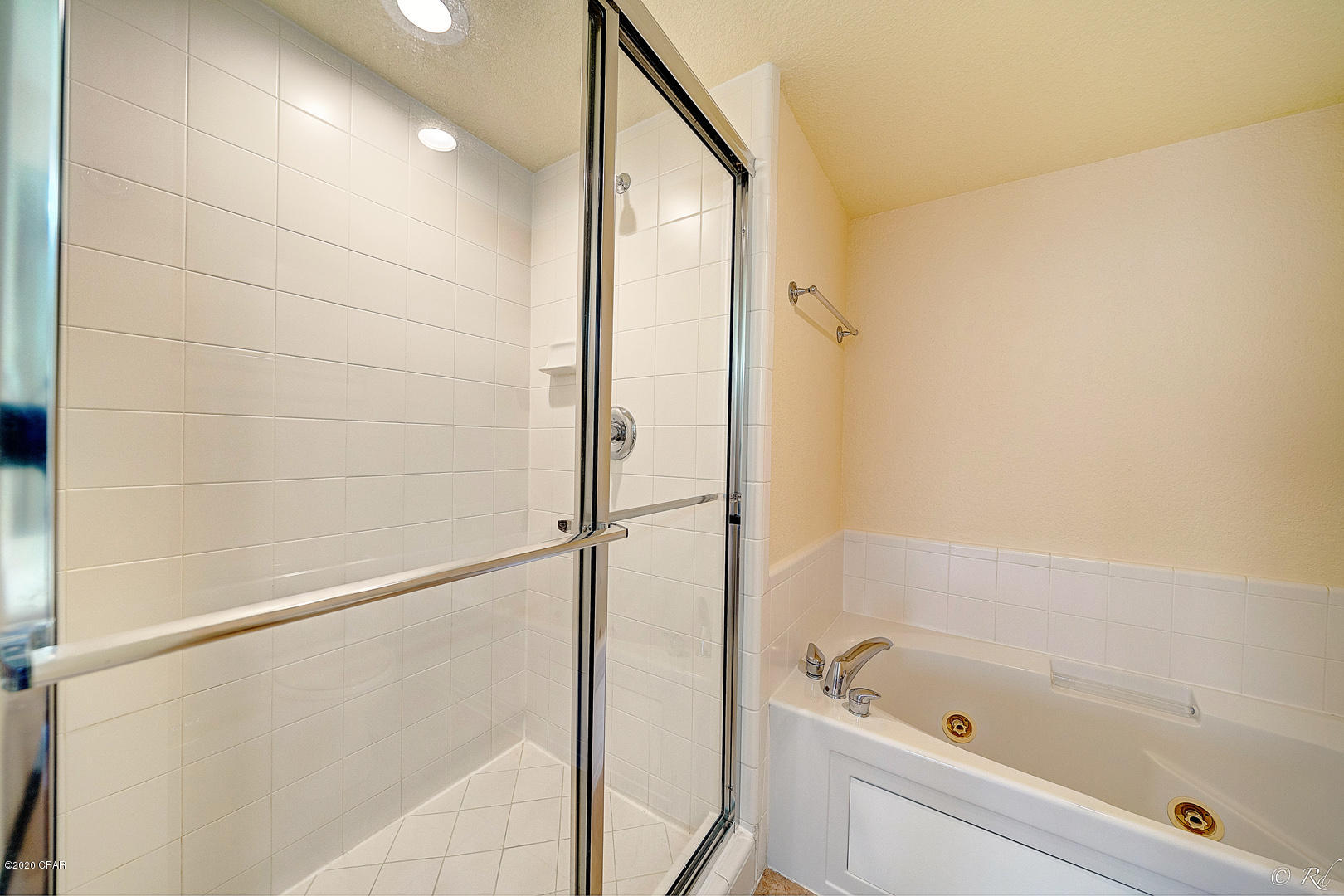 Hibiscus By The Bay - Residential