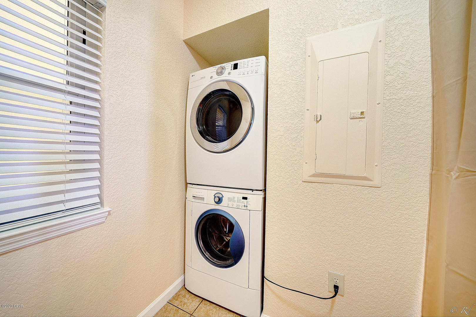 Hibiscus By The Bay - Residential