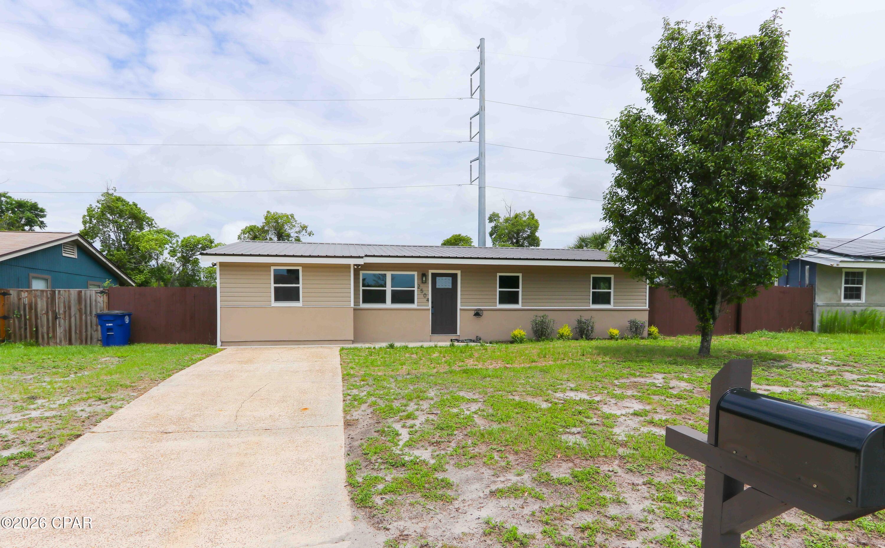 Hentz 1st Add Unit B - Residential