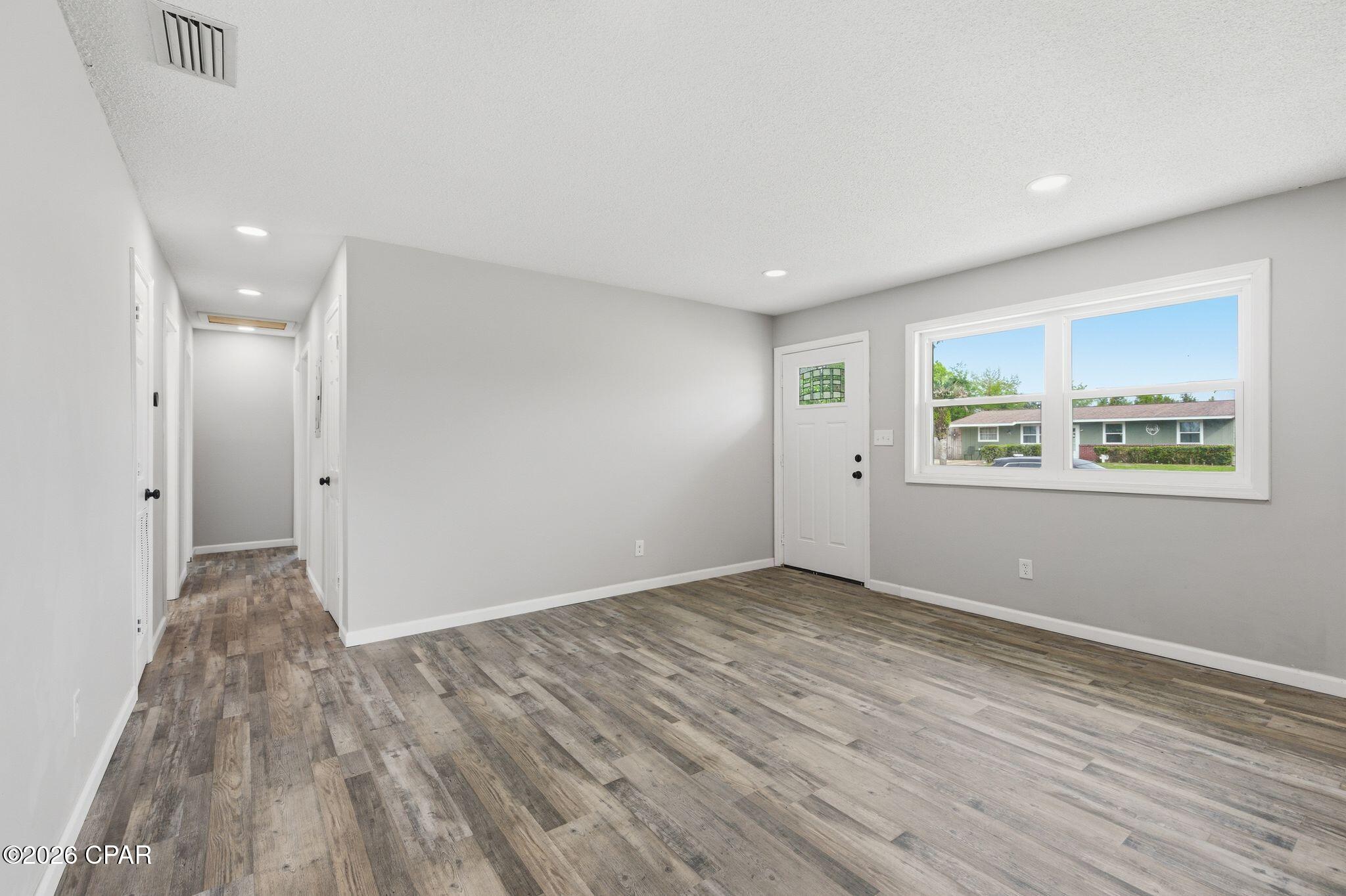 Hentz 1st Add Unit B - Residential
