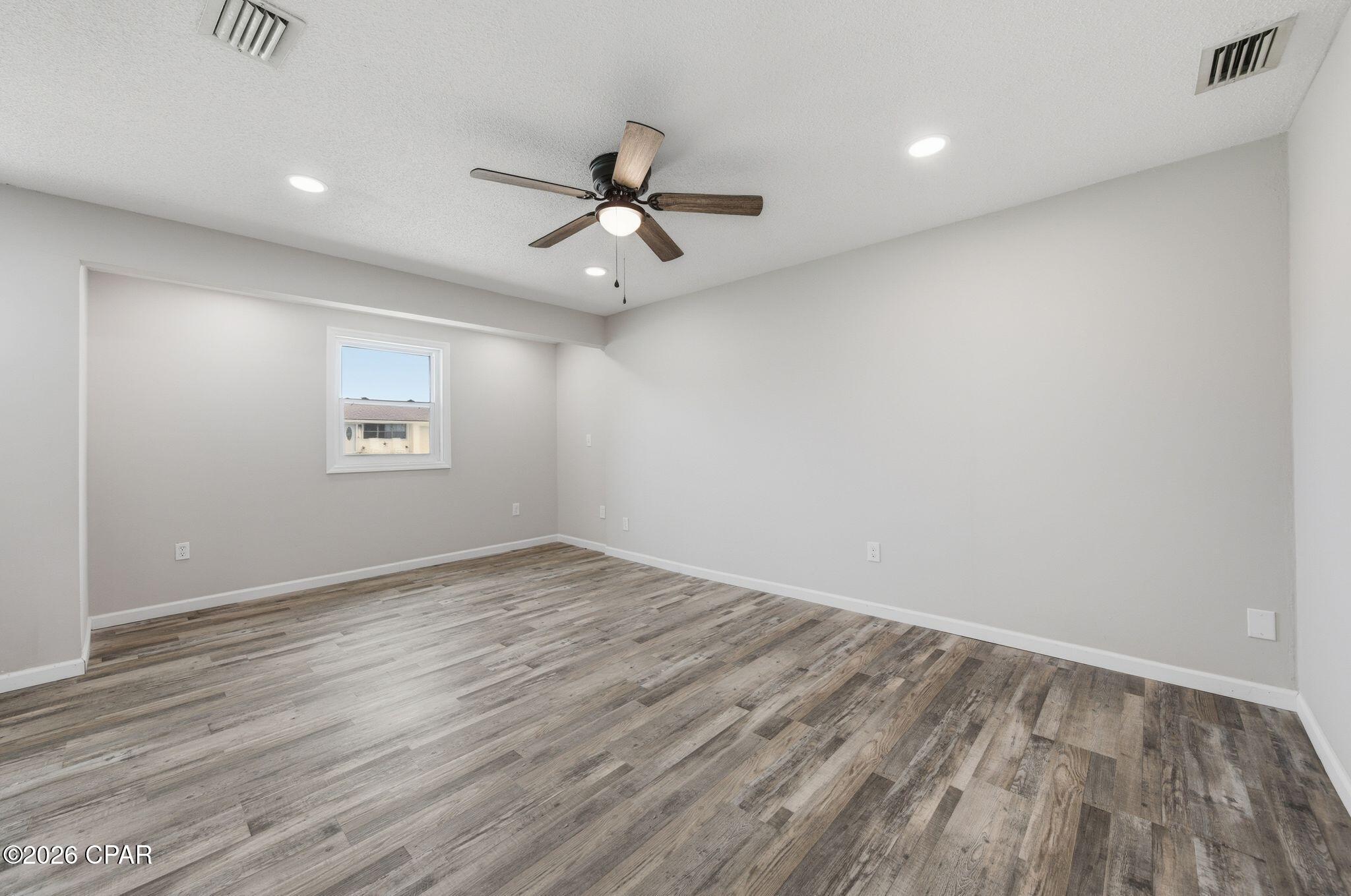Hentz 1st Add Unit B - Residential