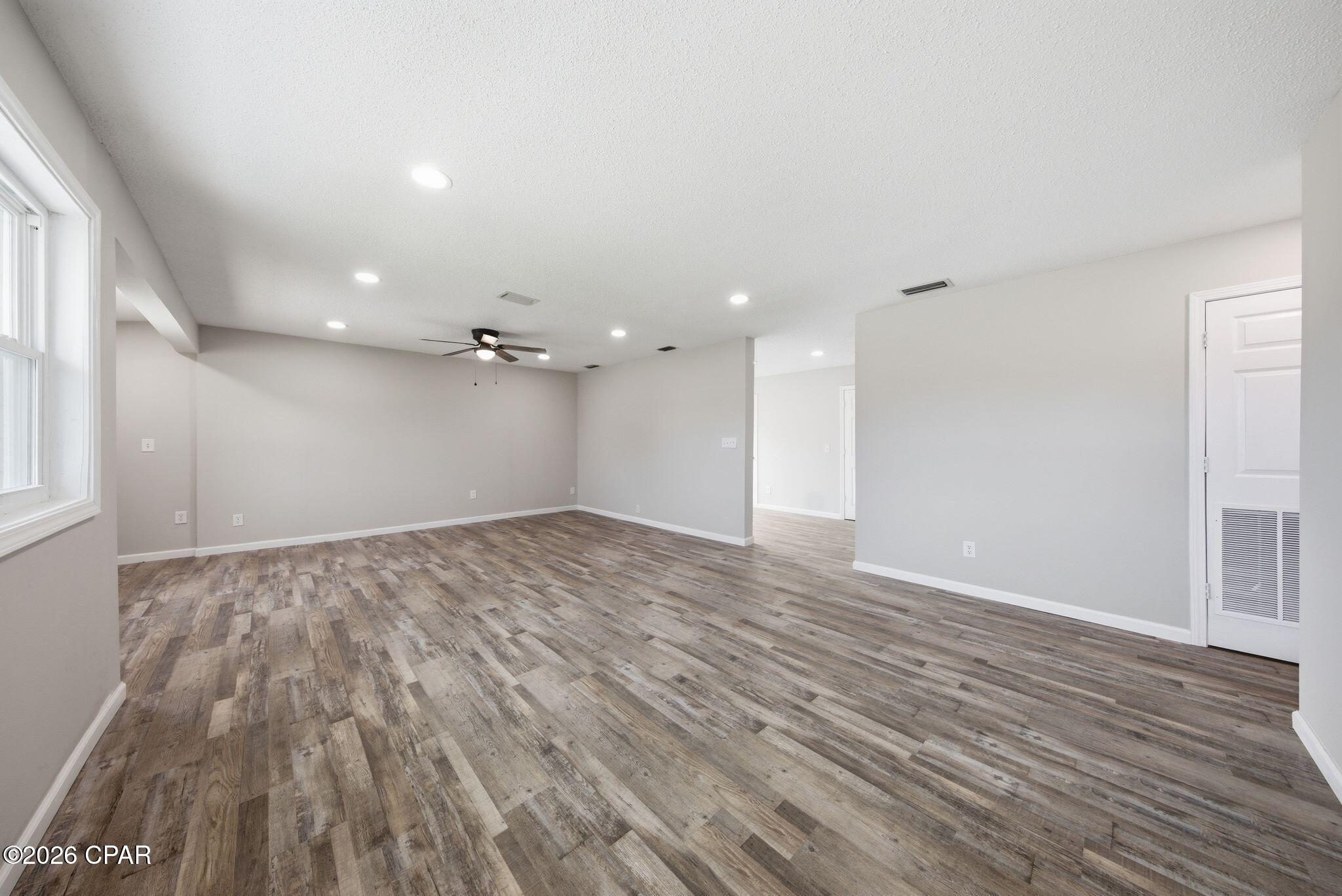 Hentz 1st Add Unit B - Residential