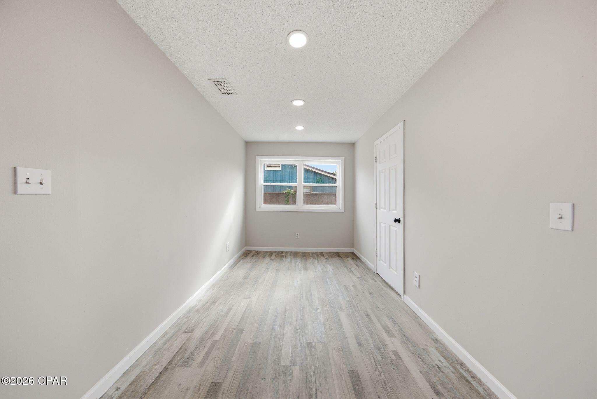 Hentz 1st Add Unit B - Residential