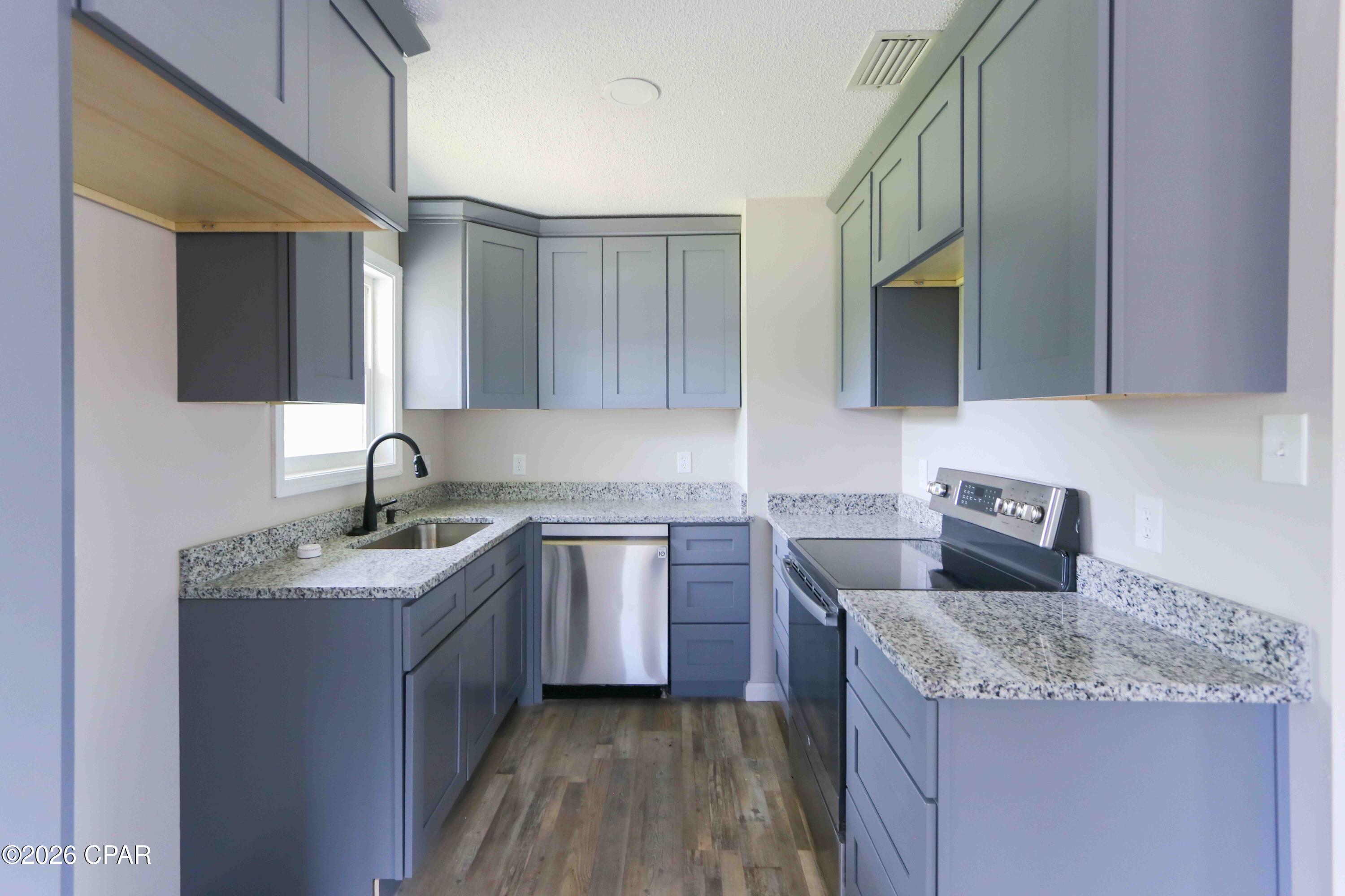 Hentz 1st Add Unit B - Residential