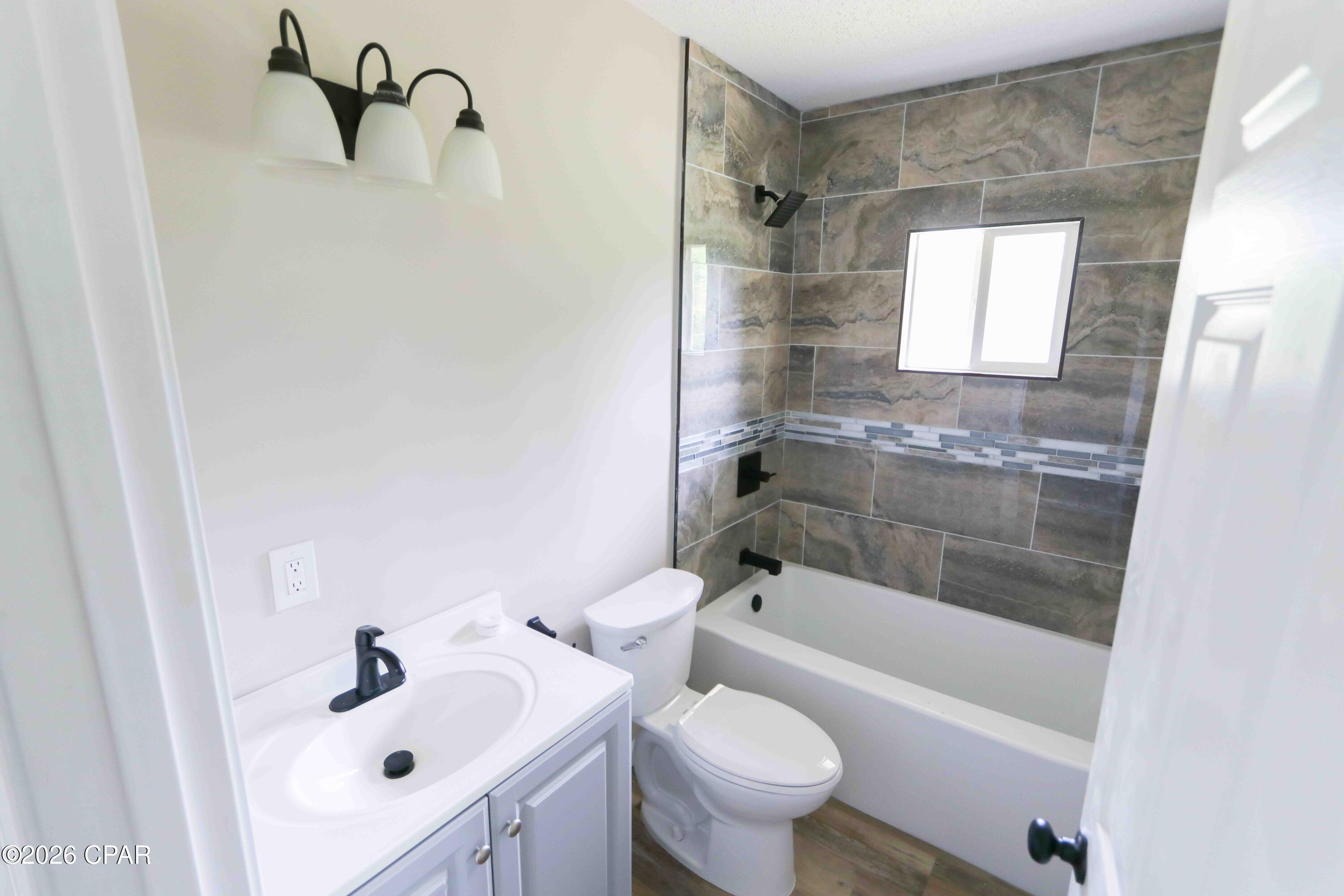 Hentz 1st Add Unit B - Residential