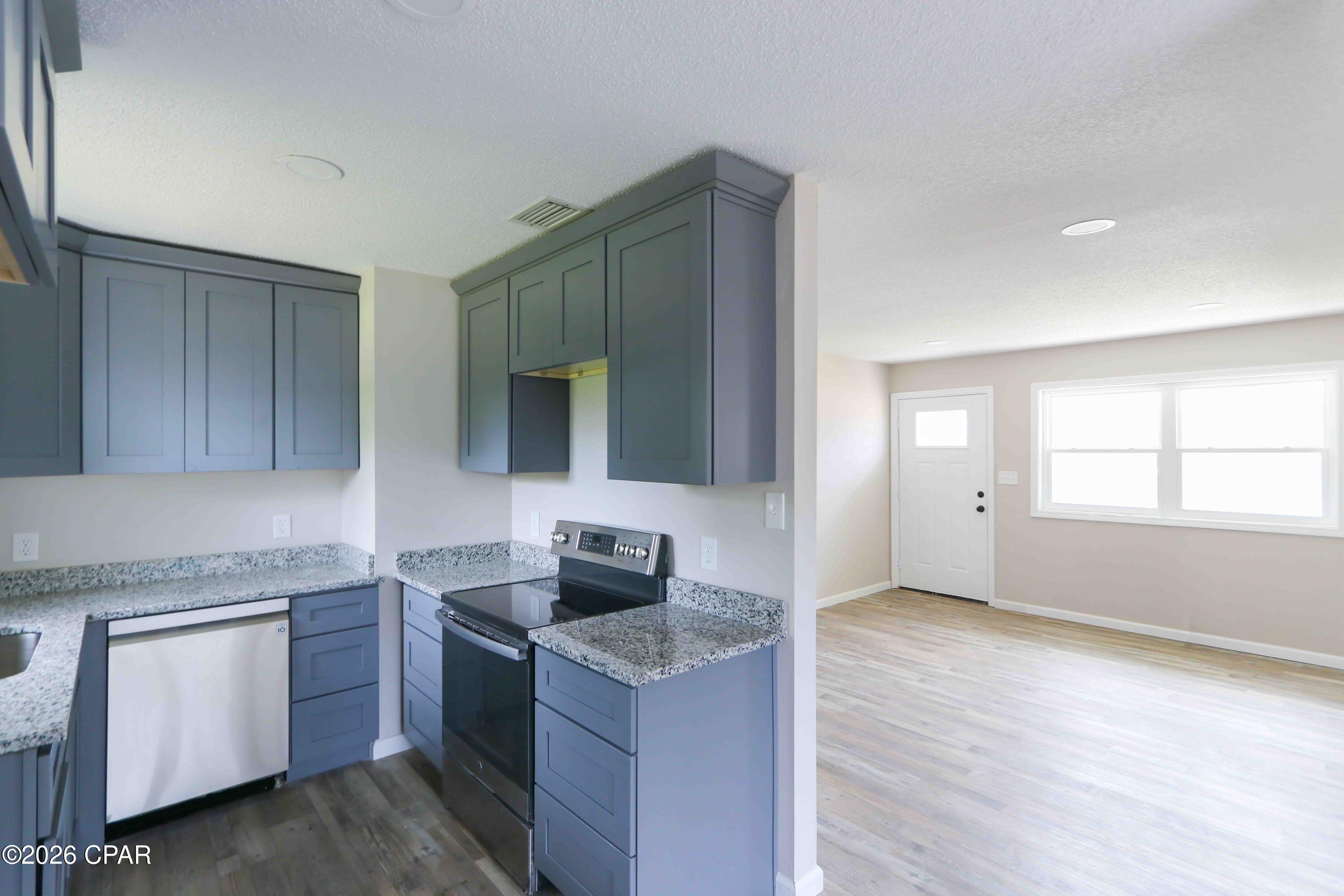 Hentz 1st Add Unit B - Residential