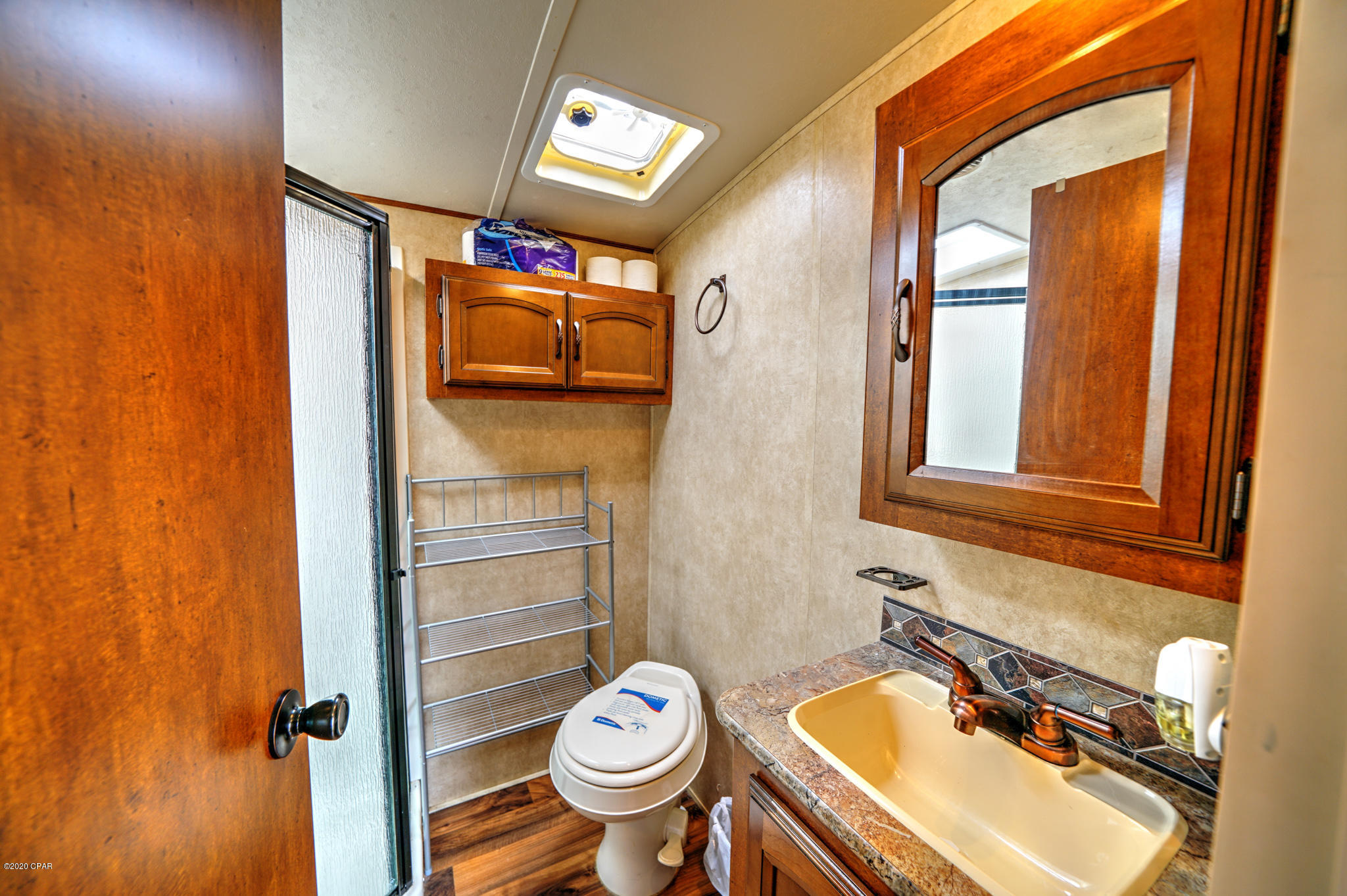 Venture Out Travel Trail - Land