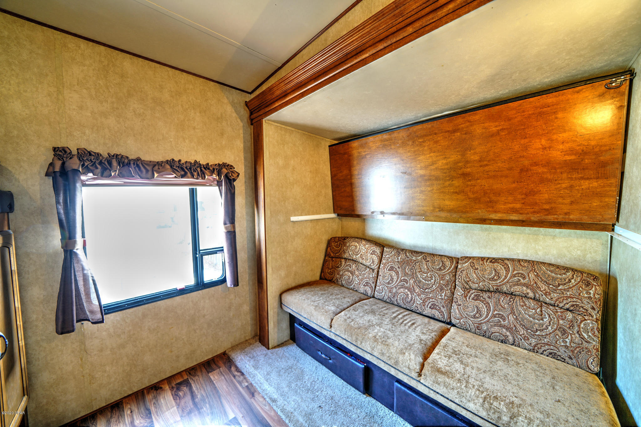 Venture Out Travel Trail - Land