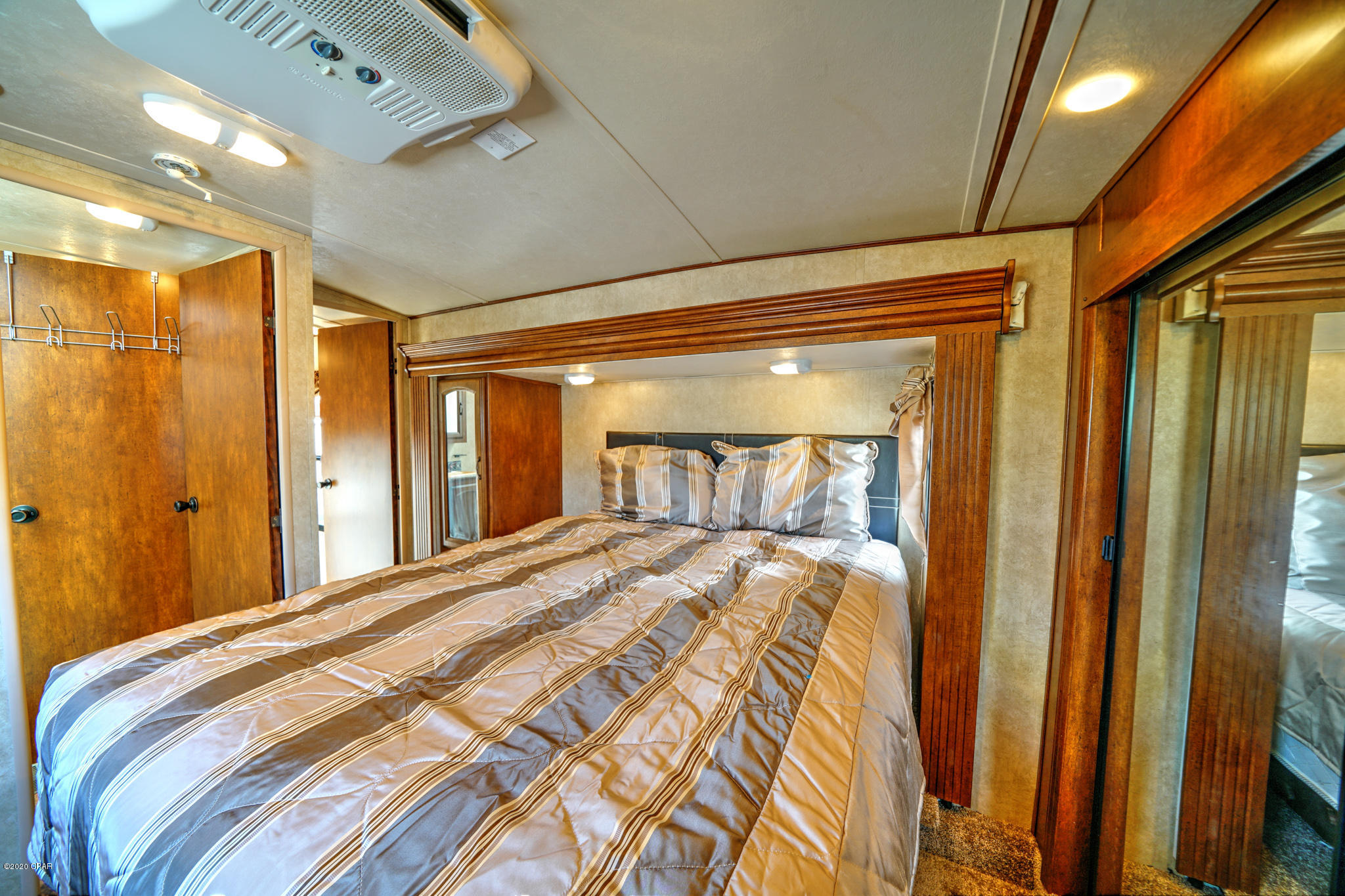 Venture Out Travel Trail - Land