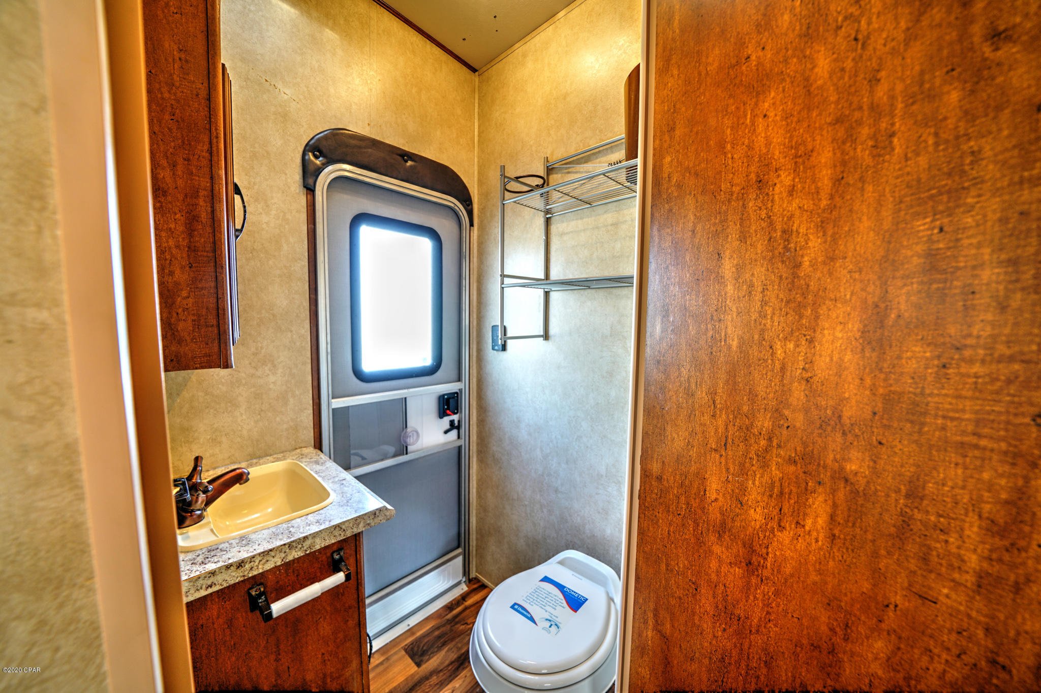 Venture Out Travel Trail - Land