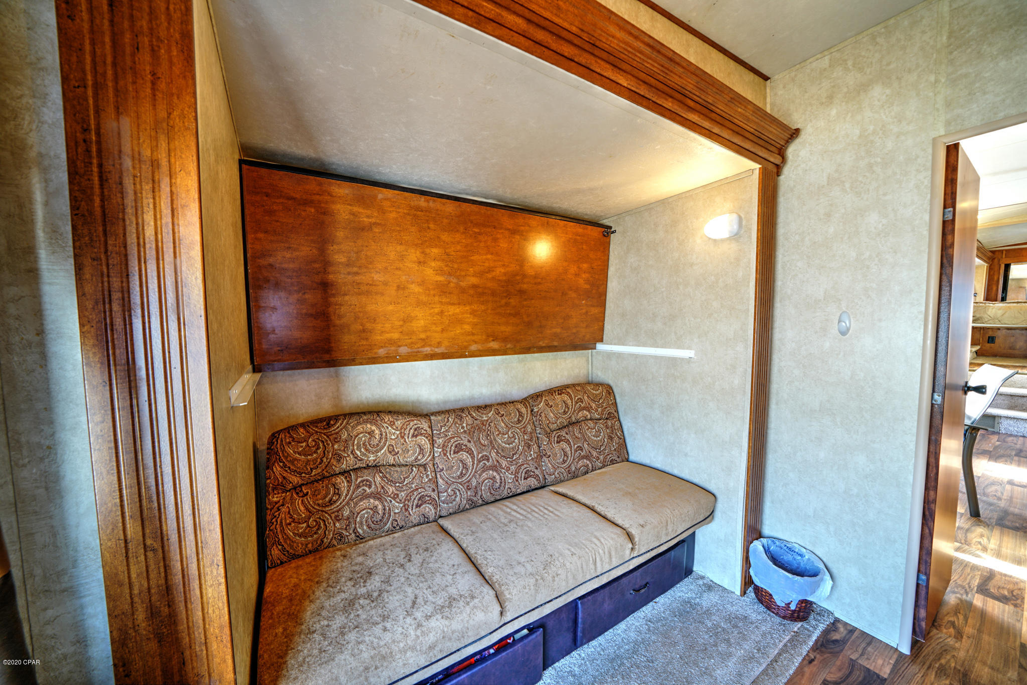 Venture Out Travel Trail - Land