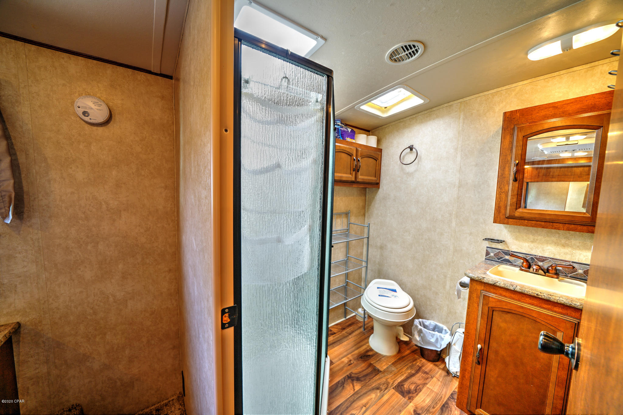 Venture Out Travel Trail - Land