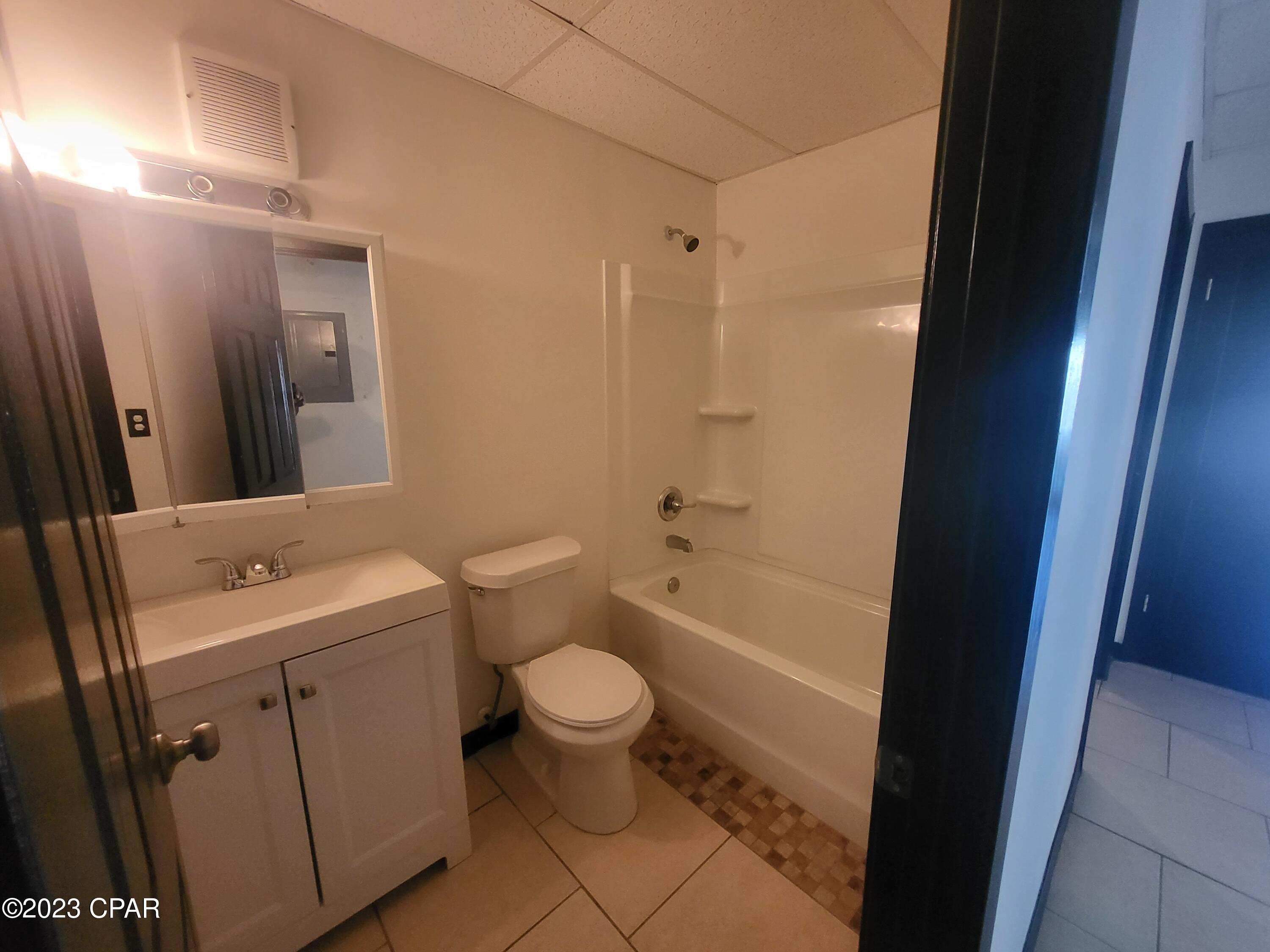 Bay Club Condo Ph 1 - Residential