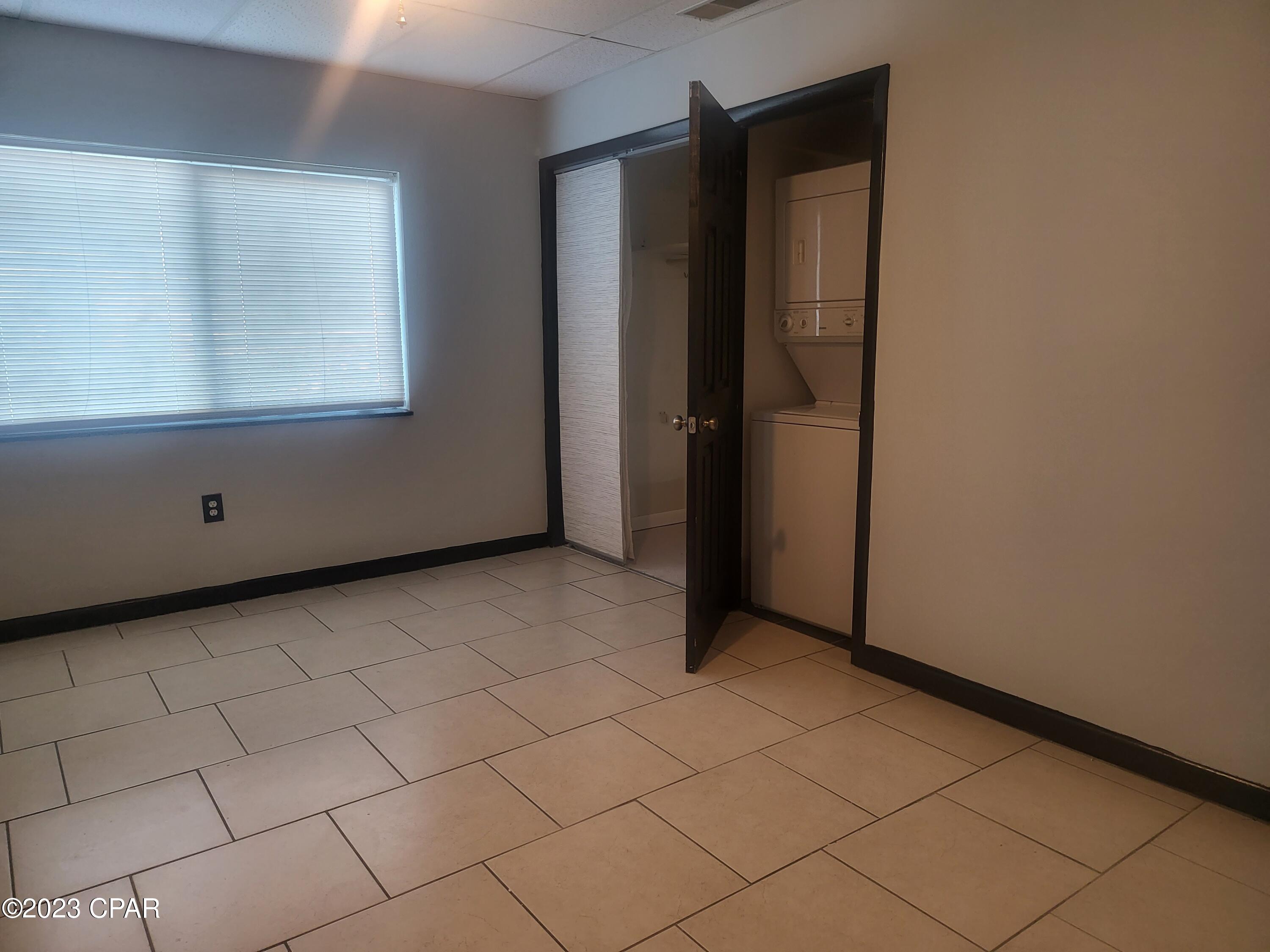 Bay Club Condo Ph 1 - Residential