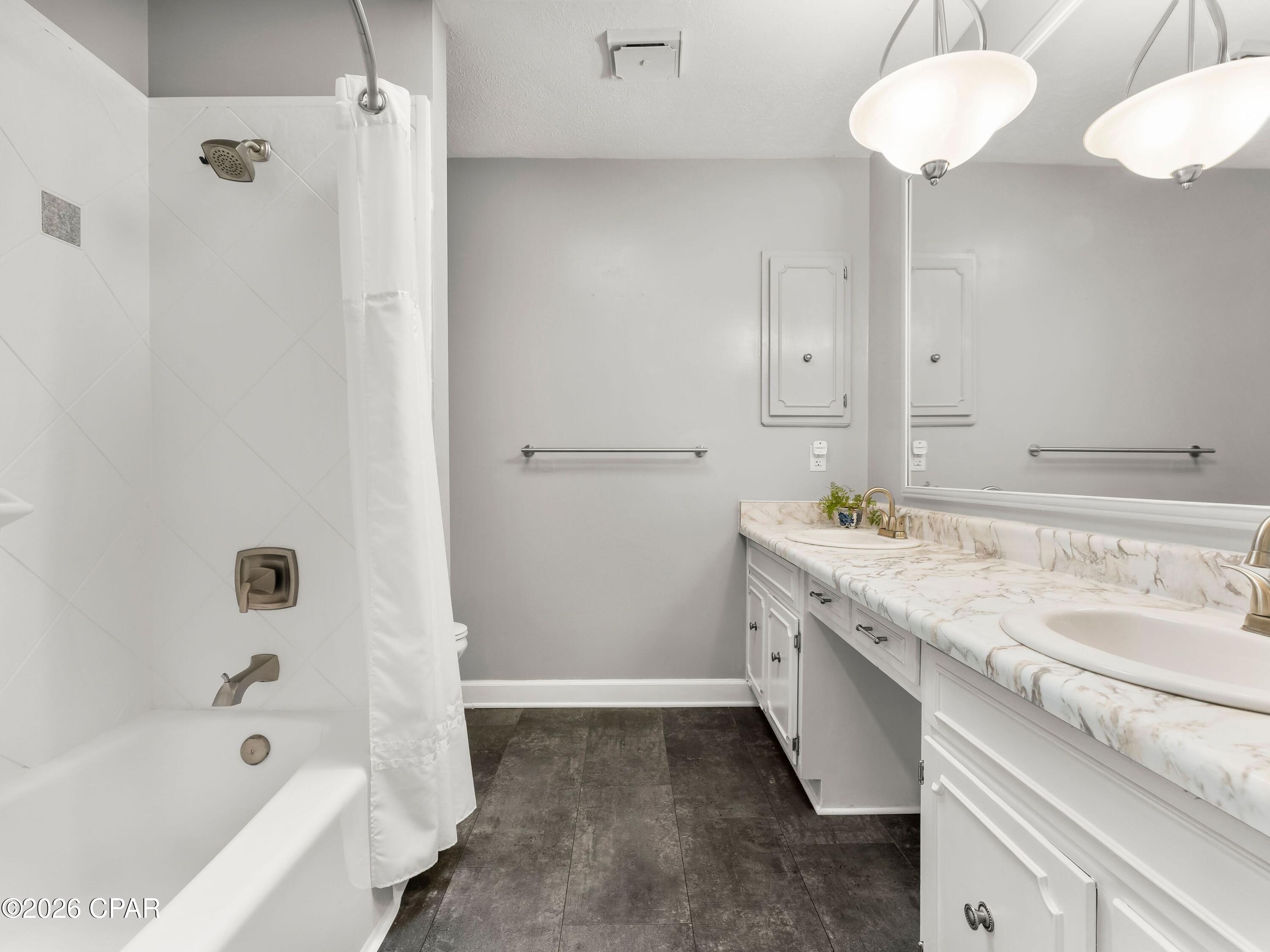 Baywood Shores Estates - Residential