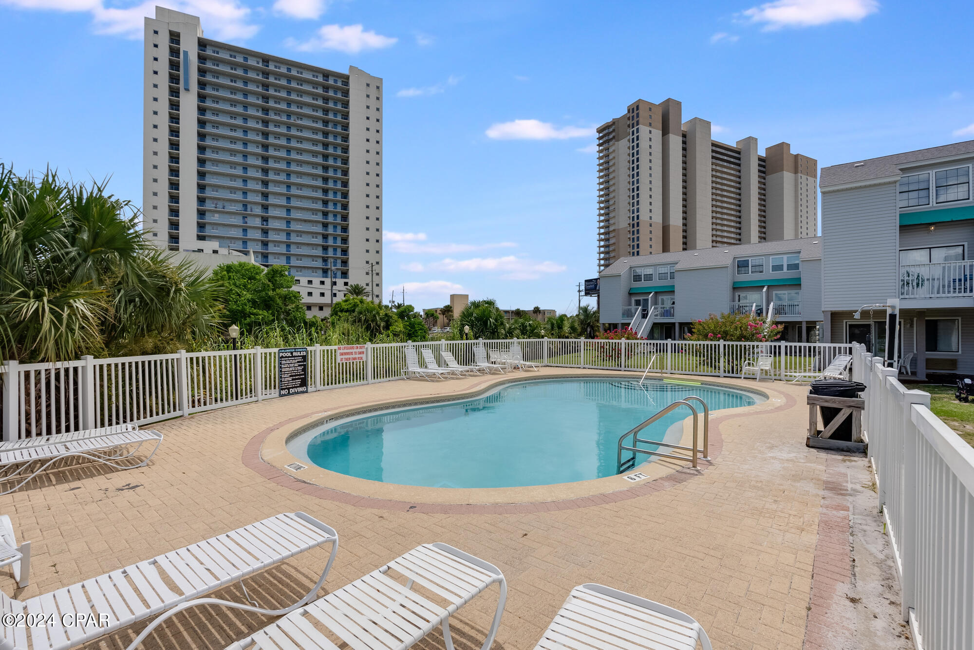 Lullwater Beach - Residential