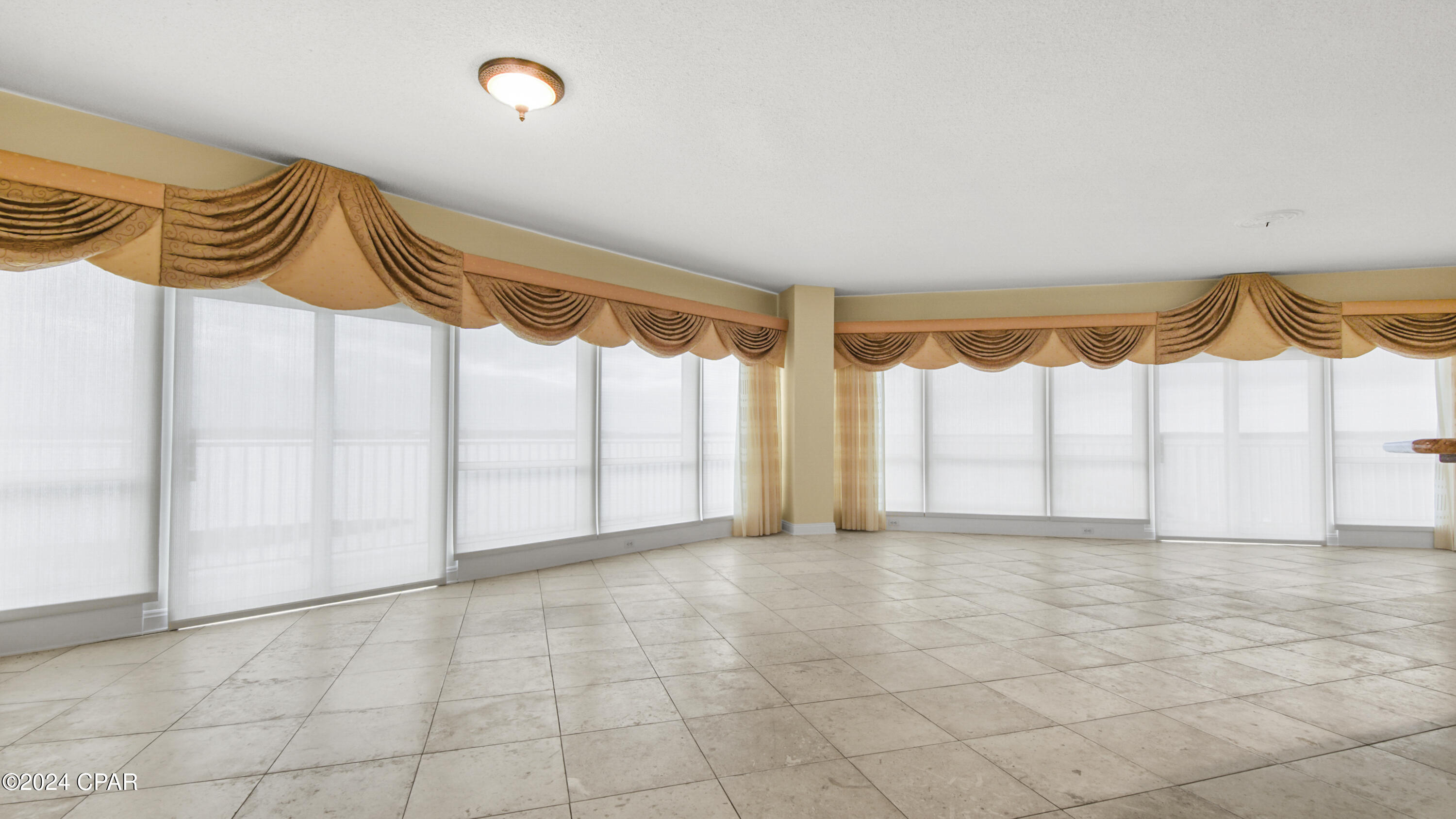 Marina Bay Condo - Residential