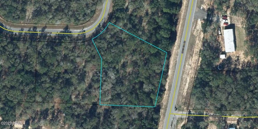 Pretty wooded parcel offers paved roads, nice neighborhood with custom homes.  No manufactured homes allowed.