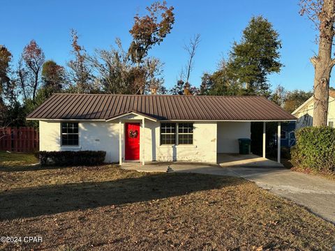 A home in Marianna