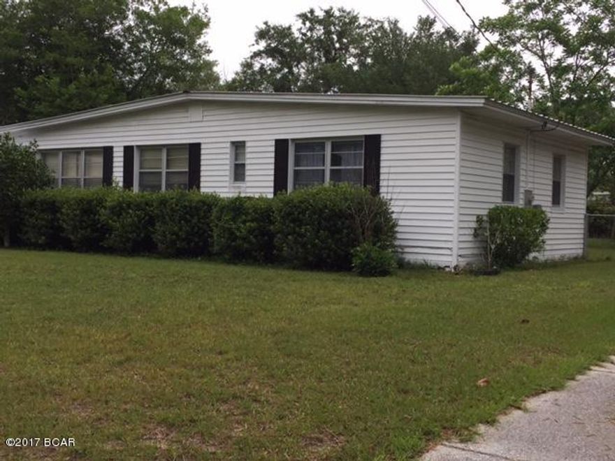 Nice 3 bedroom 2 bath home in St Andrews.  Close to shopping, restaurants, 23rd St.  Convenient to the beaches.  Pet friendly, $250.00 pet deposit per pet.  40lb limit on each pet. Nice fenced back yard.  Has a storage building but will not be accessable.  Owner currently has personal belongings in it.