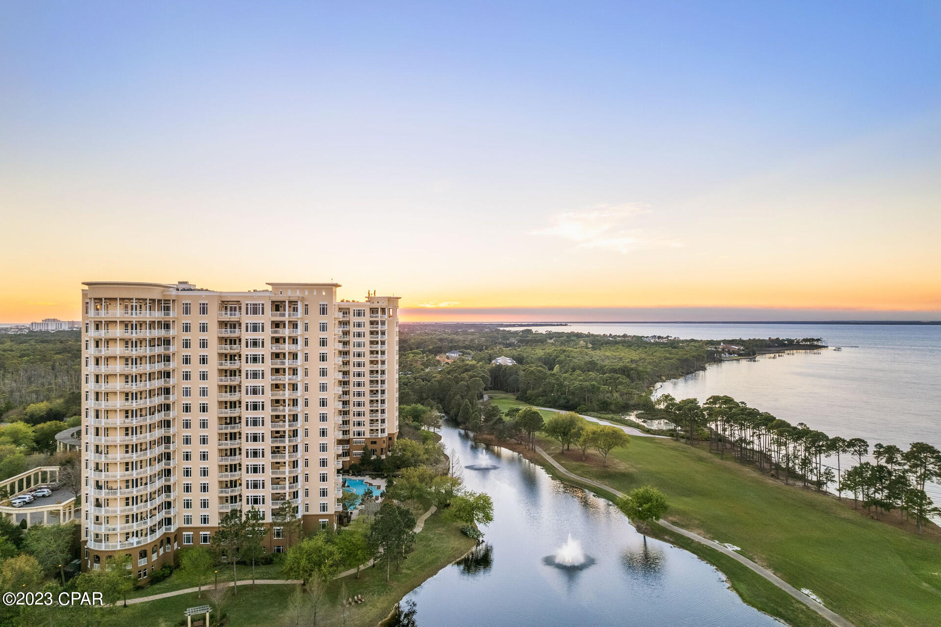 One Water Place At Kelly Plantation - Residential